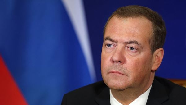 Медведев выступил против поддержания дипломатических отношений с Польшей<br />
