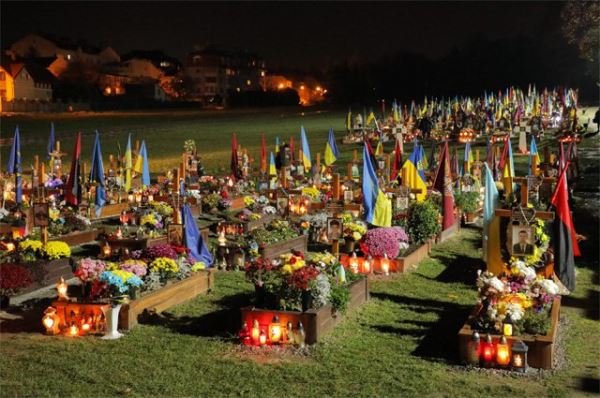Ничего, кроме смерти. Киев готовит кладбище для ВСУ на 200 тысяч могил