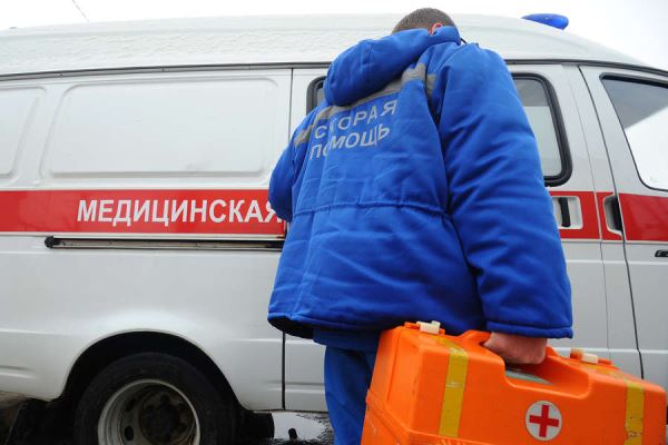Пострадавшие в результате выброса газа при ремонте скважины в Якутии доставлены в больницу 