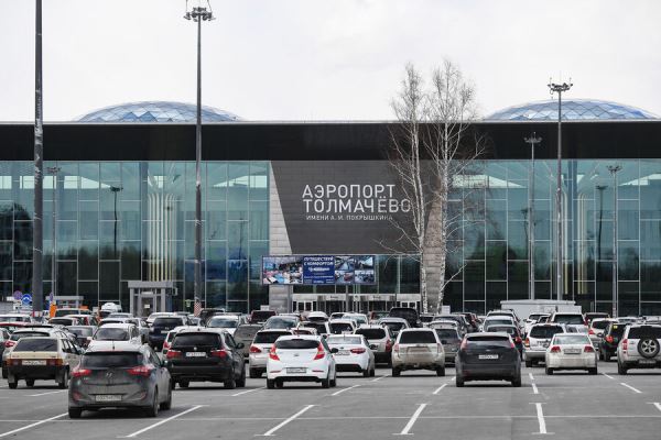 Тело мужчины обнаружили у стойки регистрации в новосибирском аэропорту Толмачево 