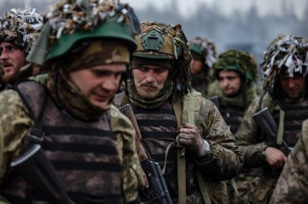 Зависть и презрение. Почему нацбаты Киева и наемники стреляют друг в друга
