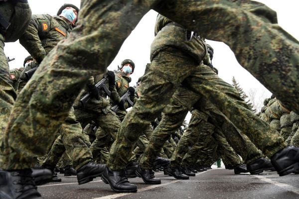 В Саратовской области по соображениям безопасности отменен парад Победы 