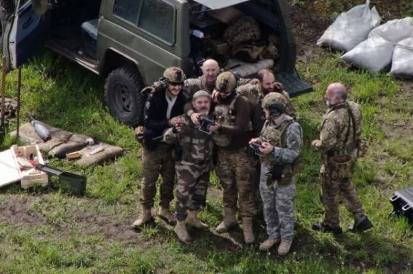 Зависть и презрение. Почему нацбаты Киева и наемники стреляют друг в друга