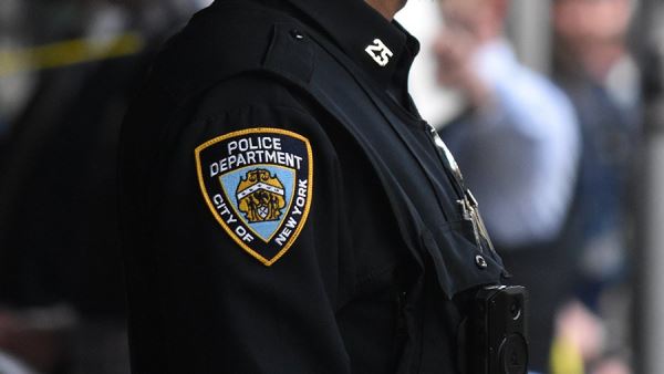 В Нью-Йорке скончался пролежавший 33 года в коме полицейский<br />
